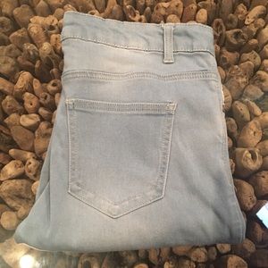 💙RUE21 mid rise skinny jeans.